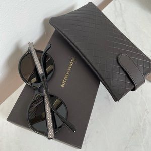 Bottega Veneta brand new sunglasses with box and leather pouch.